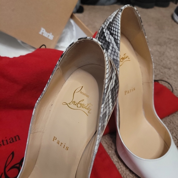 SPECIAL PRICE! 4 ONLY 2 DAYS! Authentic Christian Louboutin's Size 39/8 US - Picture 10 of 15